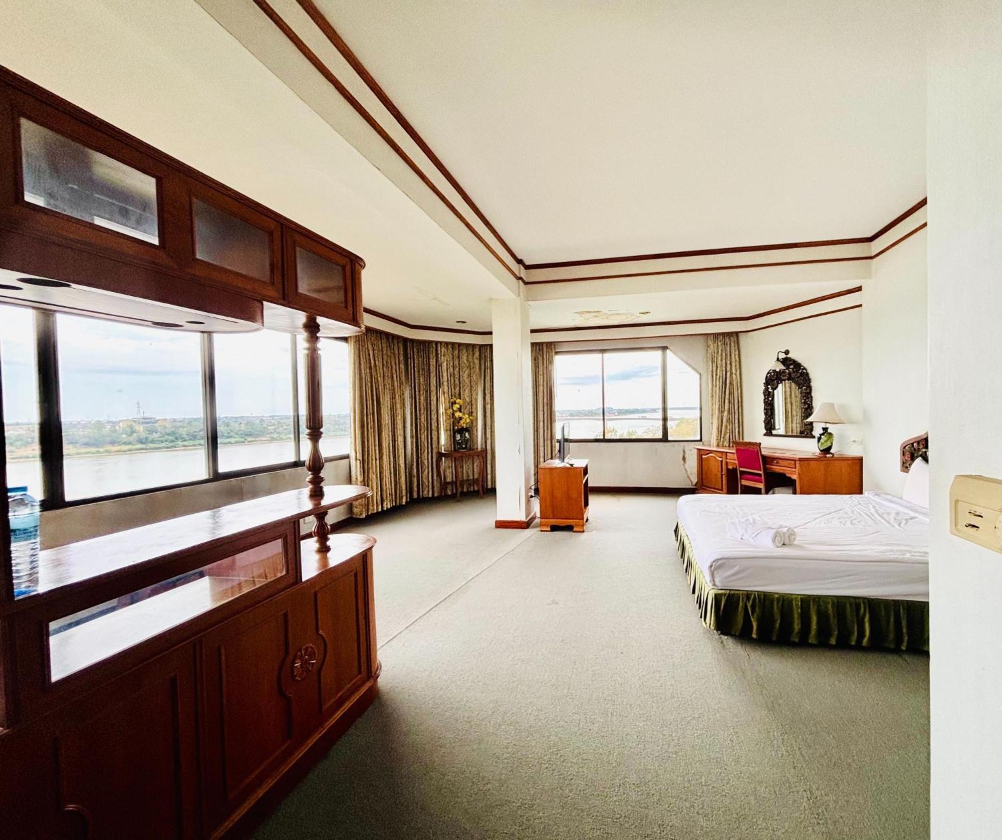 Royal Mekong Riverside Hotel ノーンカーイ エクステリア 写真