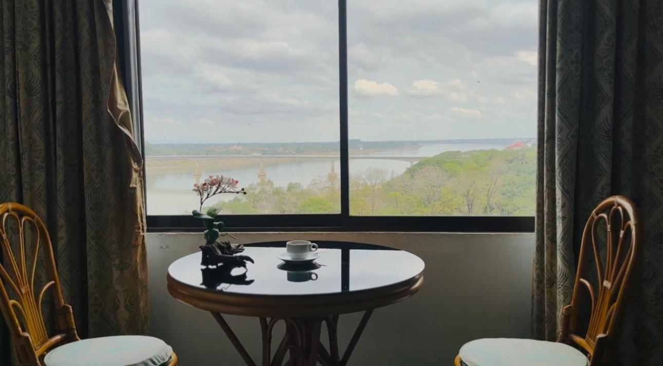 Royal Mekong Riverside Hotel ノーンカーイ エクステリア 写真